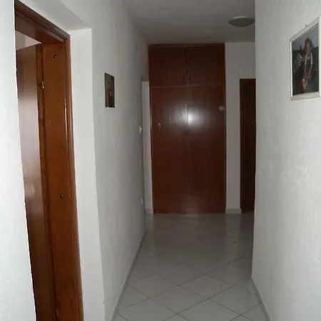 10 Apartman *